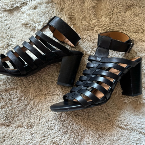 Vionic Sami Leather Gladiator Style Ankle Strap Block Heel - Size 8 - Picture 3 of 6